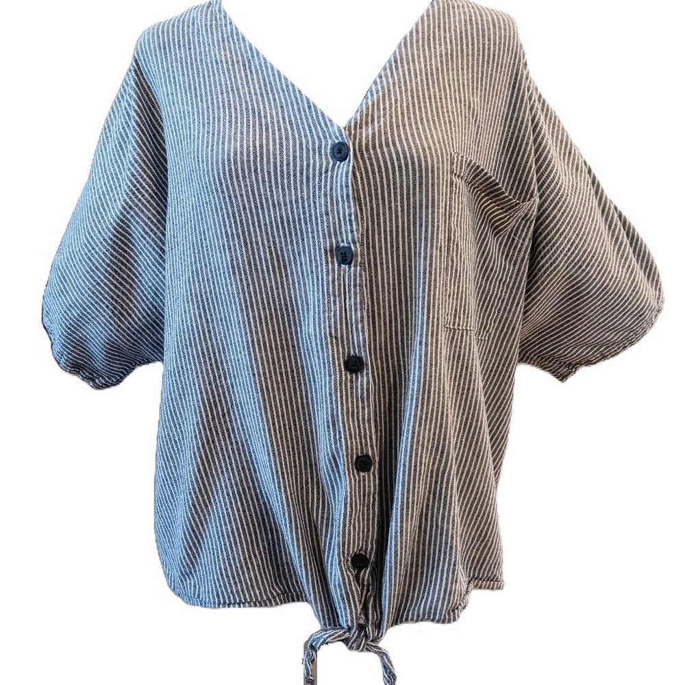 TIME and TRU Blue/White Vertical Striped Buttoned Pocket Shirt with Bottom Tie